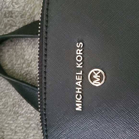 "Michael Kors" Cindy Large Saffiano Leather Backpack - Picture 4 of 5